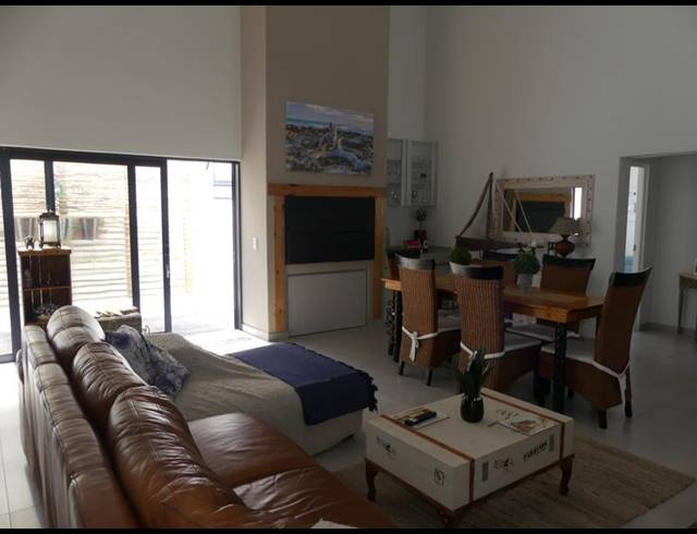 3 BEDROOM HOUSE FOR SALE IN SANDY POINT